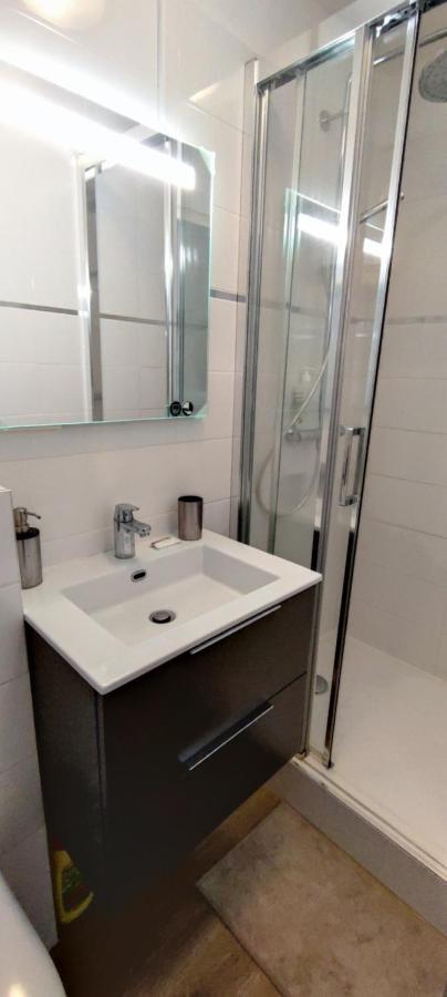 Appart De Charme Plein Centre Apartment Ла Сиота Екстериор снимка